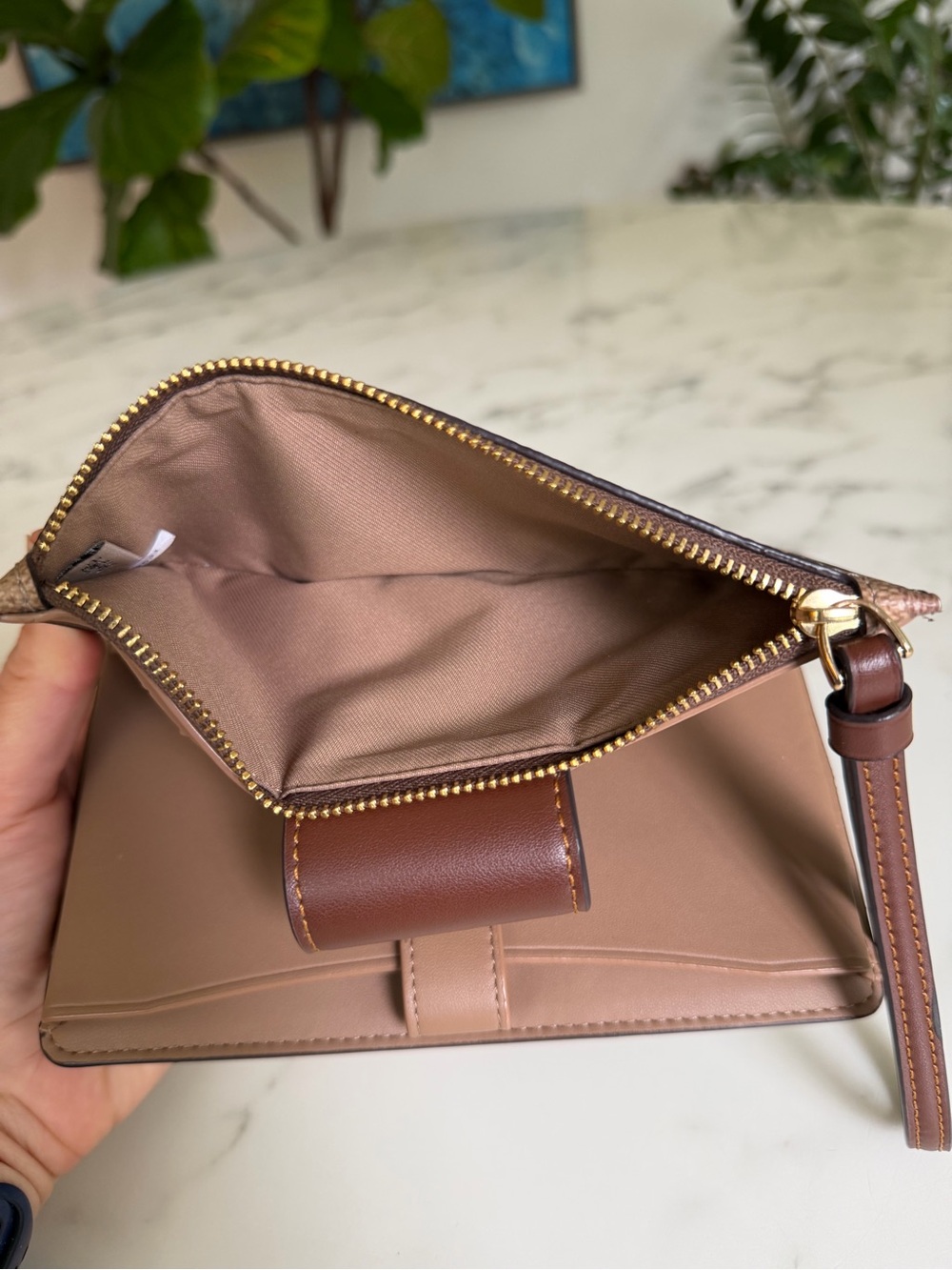 Coach Phone Wallet In Signature Canvas CW780 Gold Tan Brown Tech ID Wristlet - Picture 12 of 15